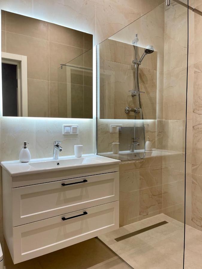 Pride Apartment Lviv Bagian luar foto