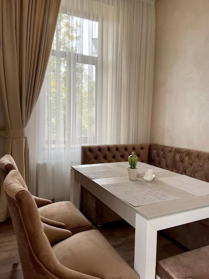 Pride Apartment Lviv Bagian luar foto