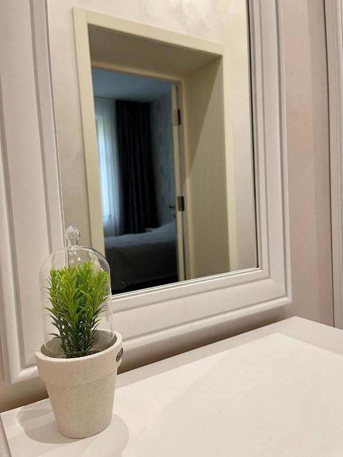 Pride Apartment Lviv Bagian luar foto