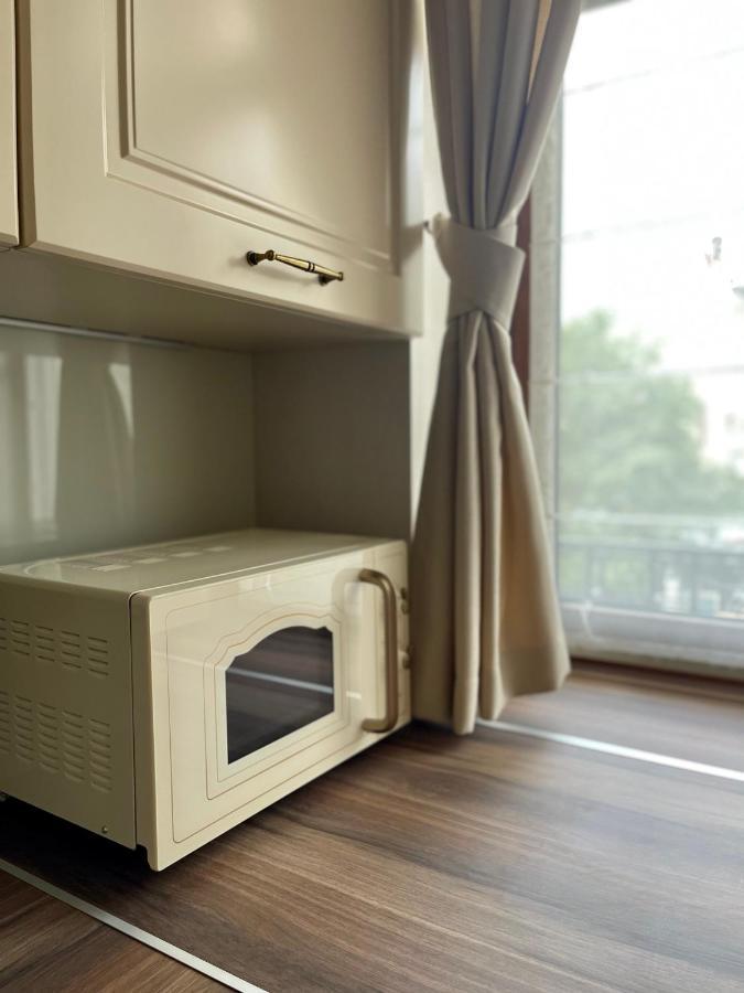 Pride Apartment Lviv Bagian luar foto