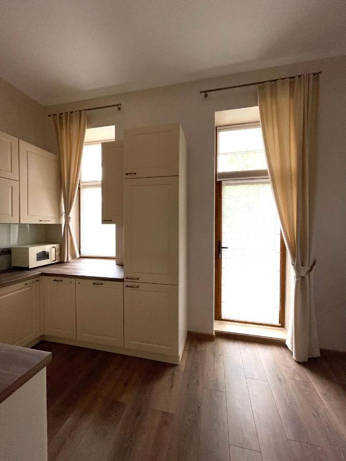 Pride Apartment Lviv Bagian luar foto