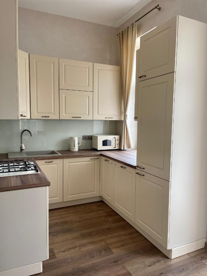 Pride Apartment Lviv Bagian luar foto